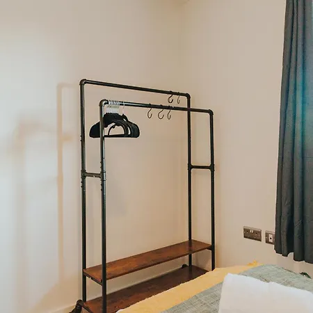 2bed In Leeds Centre Apartment
