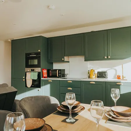 2bed In Leeds Centre Apartment *