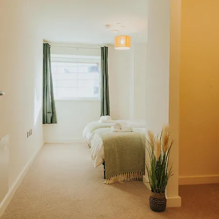 2bed In Leeds Centre Apartment