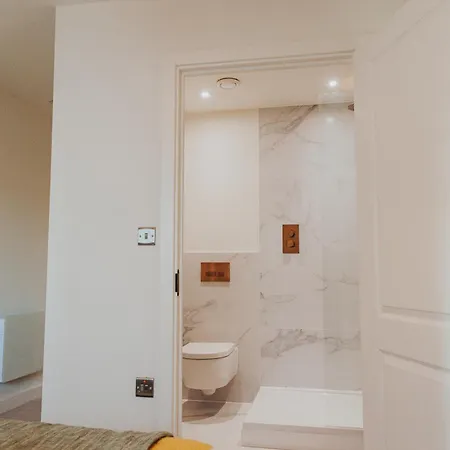 2bed In Leeds Centre *